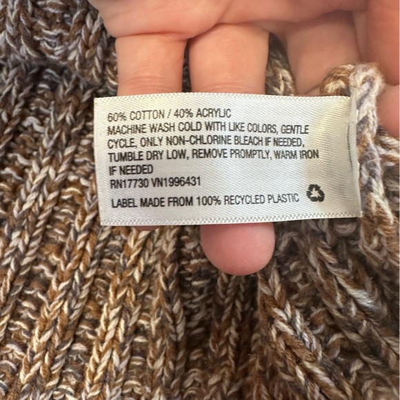 Women’s cute sweater. Size small. - Picture 7 of 8